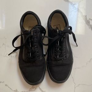 Vans Old School Shoes size:6 selling price: 50.00